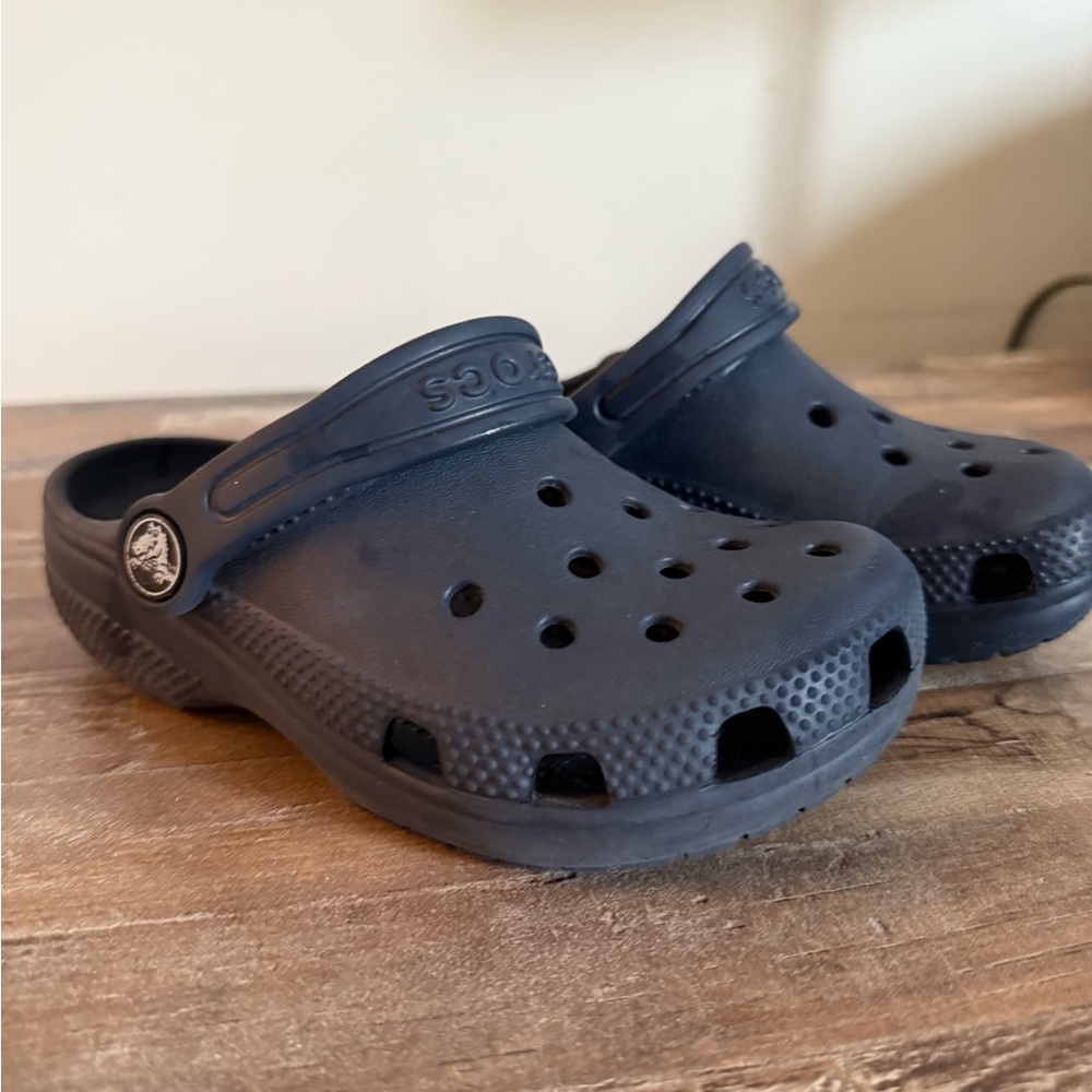 Kids Crocs Navy Clogs - Toddler sz10